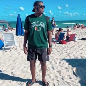 Meet your Posher, Dee